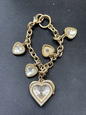 Avenue Heart Shaped Charm And Case Women’s Quartz Watch